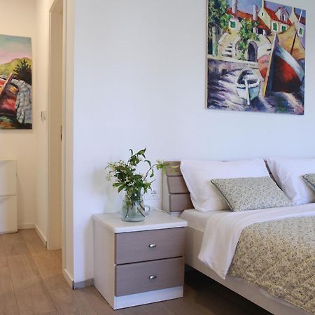 Studio Apartment Rosa Krk Veglia Exterior foto