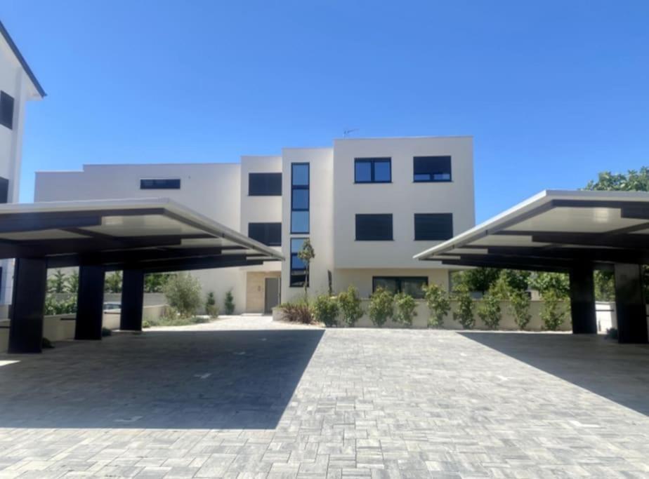 Studio Apartment Rosa Krk Veglia Exterior foto