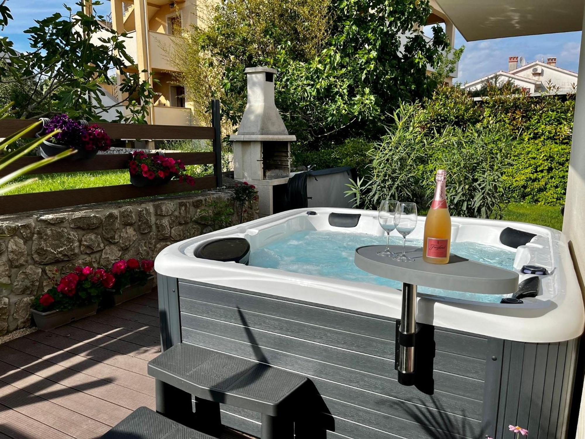 Studio Apartment Rosa Krk Veglia Exterior foto